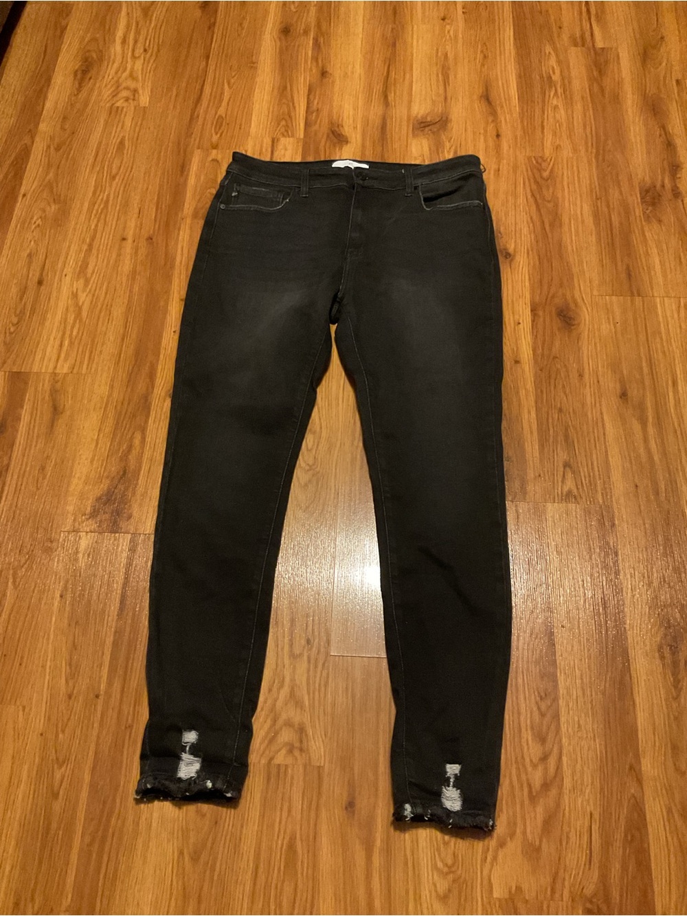 KanCan Black Distressed Jeans Women’s Size 15/31